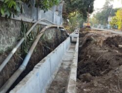Diduga Proyek Pelebaran Jalan Menjadi Penyebab Aliran Pipa Air PDAM Tersendat