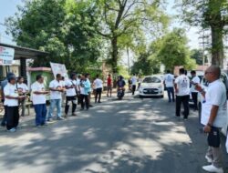 Relawan Pilar 08 Bagikan Makan Siang Gratis di Situbondo, Sosialisasi Program Capres-Cawapres No 2