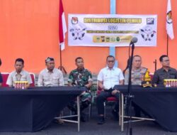 Pj Bupati Bondowoso Melepas Distribusi Logistik Pemilu 2024