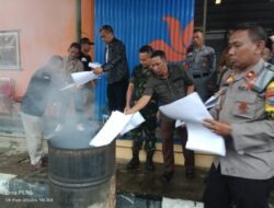 KPU Bondowoso Musnahkan Ribuan Surat Suara Pemilu 2024 Yang Rusak