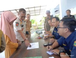 Mengantisipasi Lonjakan Harga Pangan, Pj Bupati Bondowoso Bersama Bulog Operasi Pasar Bersama