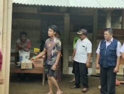 Pemerintah Desa Nglurup Memberikan Bantuan Perbaikan Rumah dan Sembako Kepada Warga Terdampak