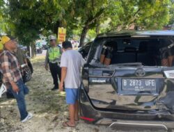 Sopir Bus Kurang Fokus, Tabrak Innova Hingga Kecelakaan Beruntun di Jimbaran