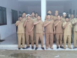 Aparat Desa dan Masyarakat Ketupat Apresiasi Keberhasilan Pembangunan Desa