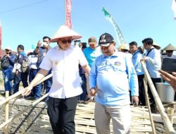 Bupati Situbondo Dampingi Pj Gubernur Jatim Hadiri Panen Raya di Desa Demung