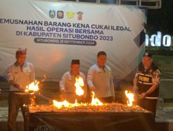 Bupati Situbondo Bersama Bea Cukai Jember Musnahkan Ribuan Rokok Ilegal