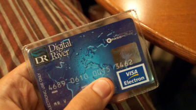 Ilustrasi perbandingan penggunaan instrumen pembayaran digital.