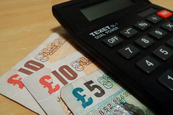 Cara Menghitung Total Biaya Pinjaman Online agar Cicilan Tidak Menjebak