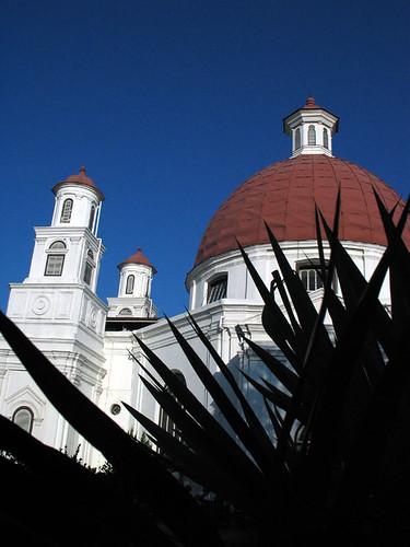 Suasana malam Kota Lama Semarang