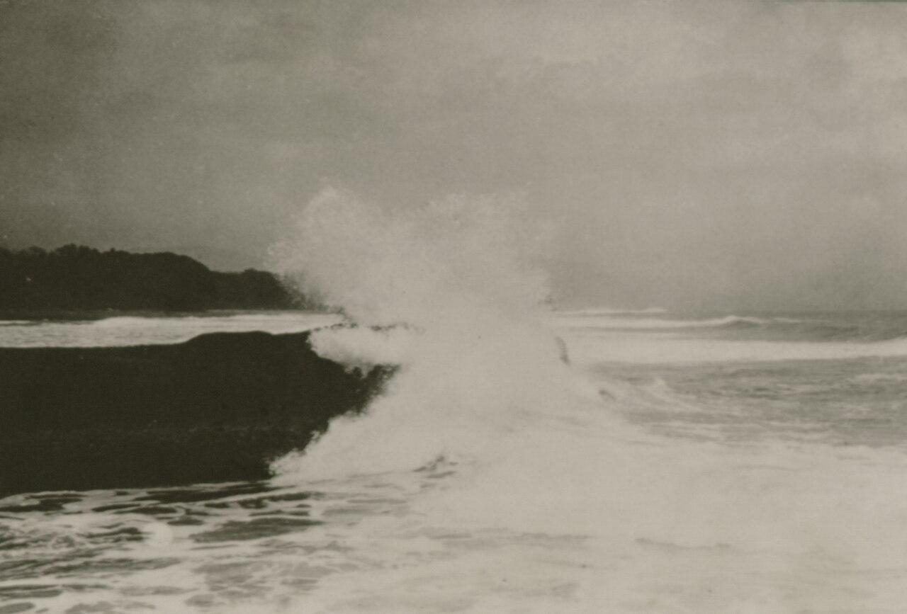 Garis pantai Sukabumi Barat di kawasan Ciletuh
