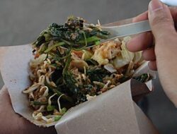 Rute Sarapan Legendaris di Madiun: Pecel, Lontong, dan Kopi Pagi