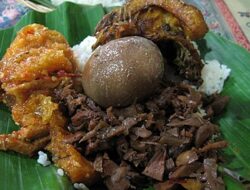 Sarapan Gudeg Pagi di Yogyakarta: Rute Hemat dari Stasiun hingga Kotagede
