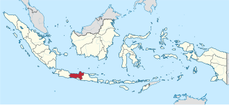 sarapan soto Kudus dekat Alun-Alun
